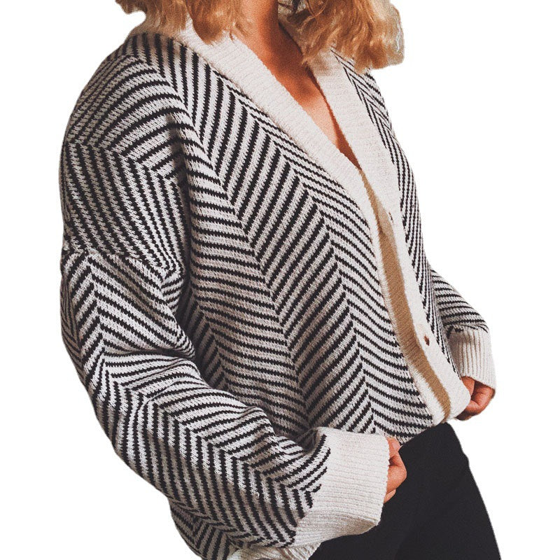 Damen Strickjacke mit modernem Zickzackmuster und kuscheligem Material EB
