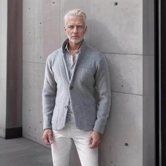 Herren modern geschnittener Strickmantel mit komfortablem Kragen und praktischen Taschen EB