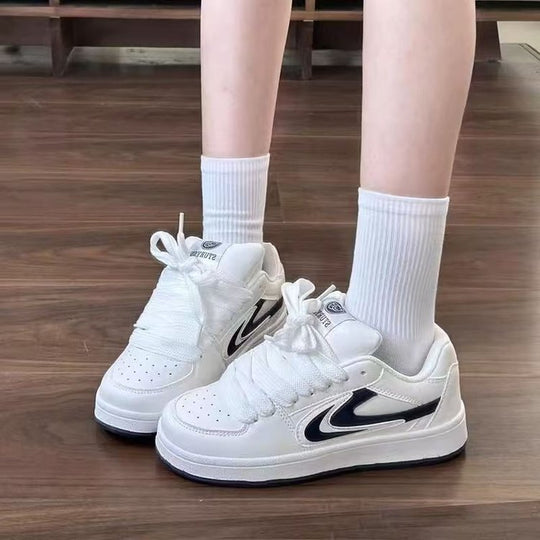 Damen Sneakers mit dekorativen Schnürdetails und komfortabler Dämpfung EB