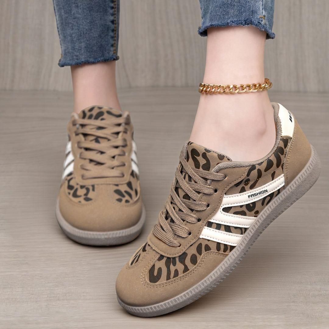 Damen nan retro-inspirierter Low-Top Sneaker mit Velours- und Synthetikbesatz EB