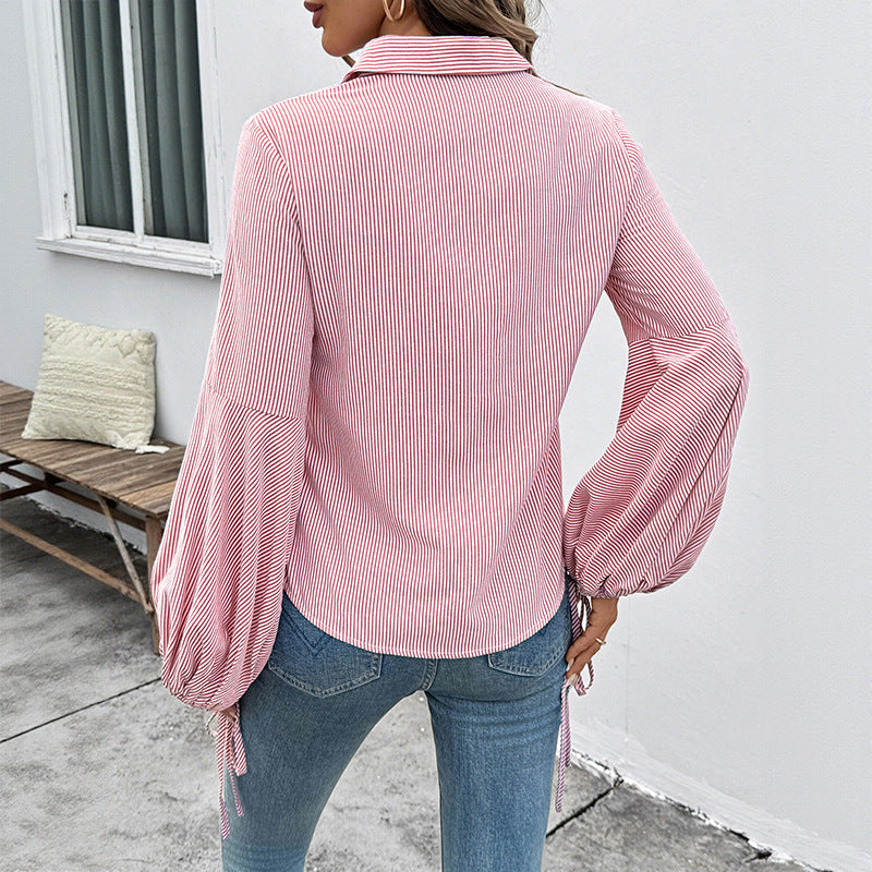 Damen Bluse mit voluminösen Ärmeln und gestreiftem Design EB