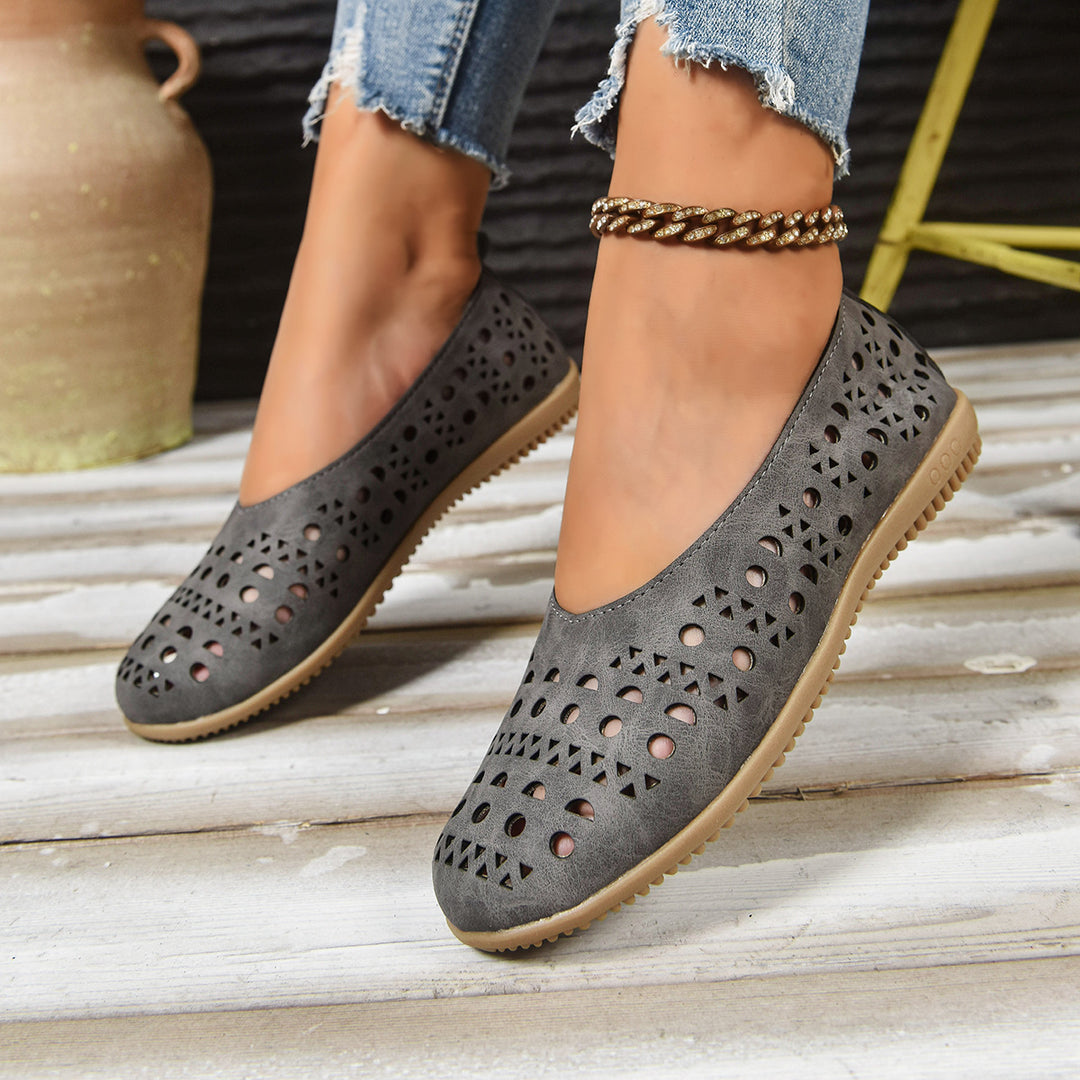 Damen Komfortable Ballerinas mit filigranem Schnitt EB