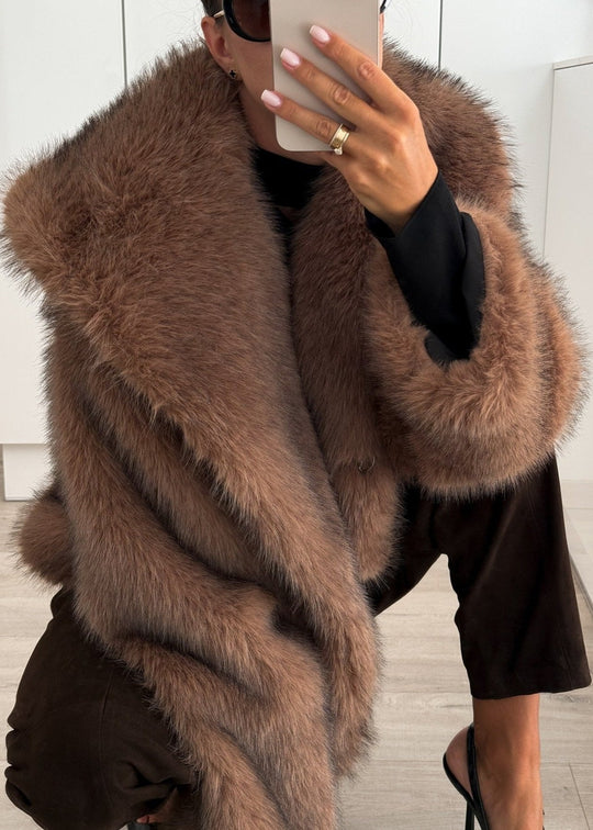 EB | Eichen-Faux-Fur-Jacke