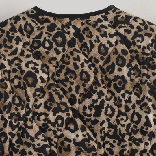 Damen Steppjacke mit modernem Leo-Print und praktischen Taschen EB
