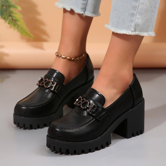 Damen Elegante Mokassins mit robustem Plateau und trendigem Ketten-Detail EB