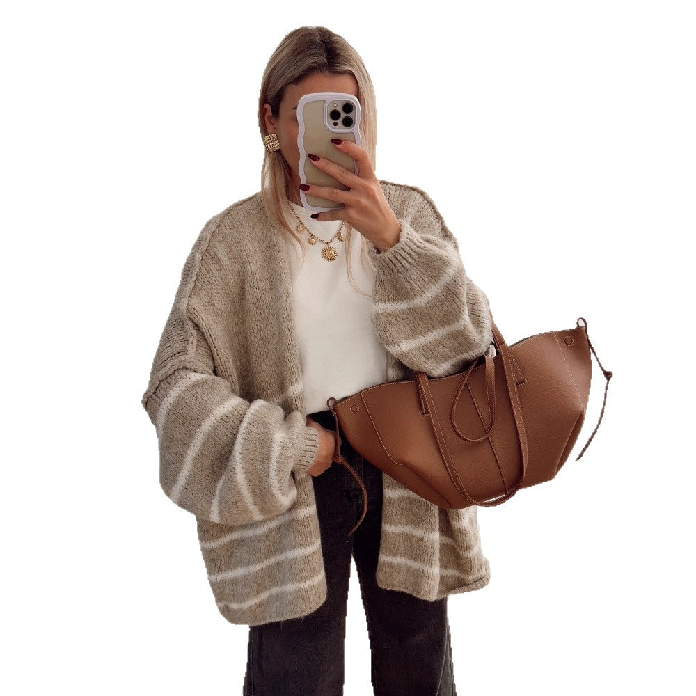 Damen Oversize Strickjacke mit gestreiftem Design und voluminösen Ärmeln EB
