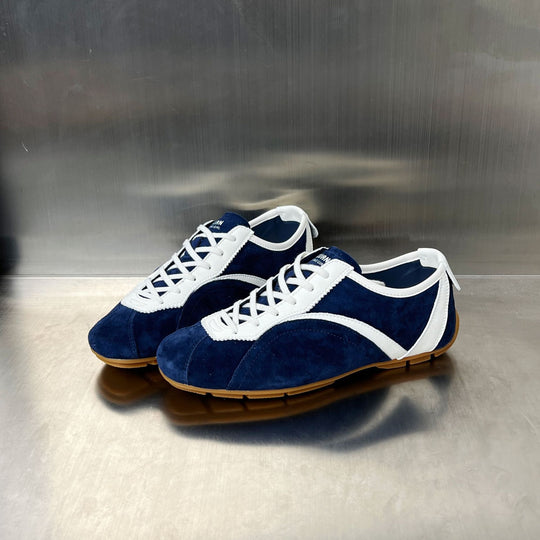 Damen Sportliche Sneakers aus hochwertigem Wildleder mit innovativer Sohlenkonstruktion EB