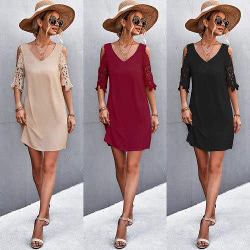 Damen luftiges Minikleid mit Spitzeneinsatz und elegantem V-Ausschnitt EB
