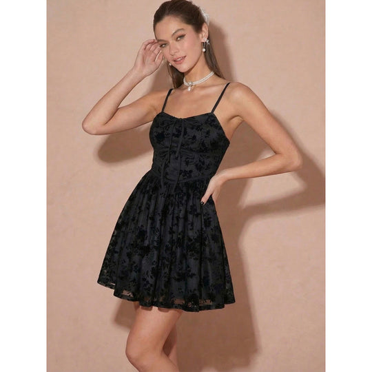 Damen Sommerliches Minikleid mit feinen Spitzenakzenten EB