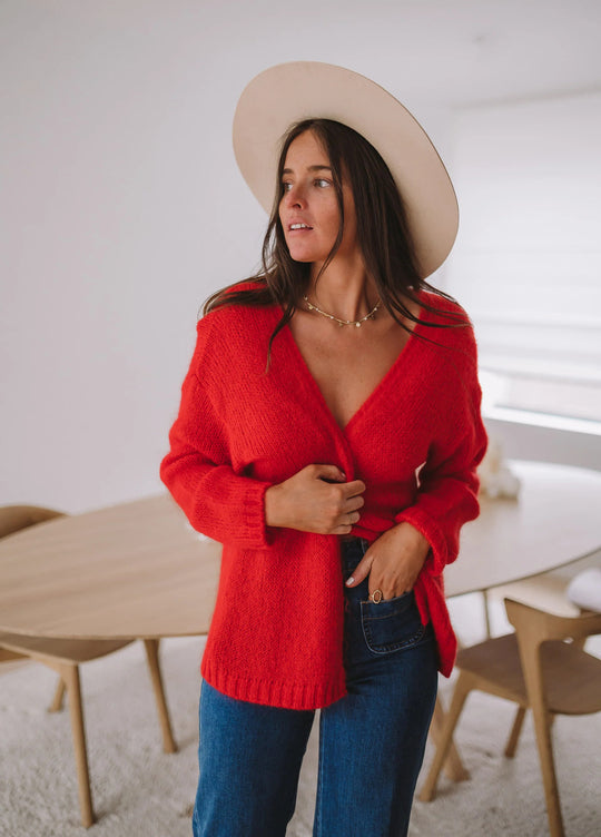 Damen lässiger Pullover mit offener Schulter und weichem Strickmuster EB