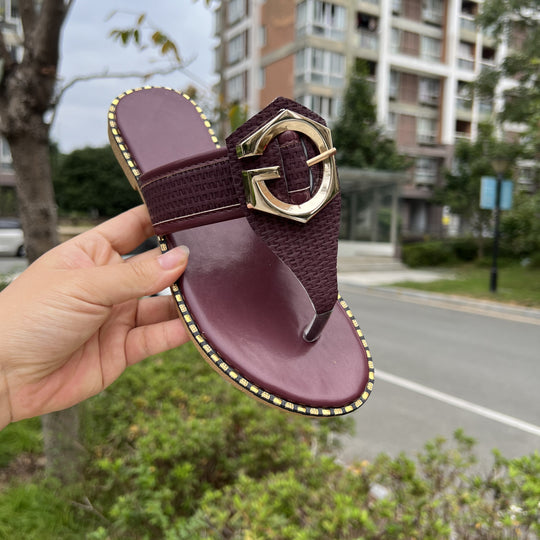 Damen modische Riemen-Sandalen mit zeitgemäßem Schmuckdetail und rutschfester Sohle EB