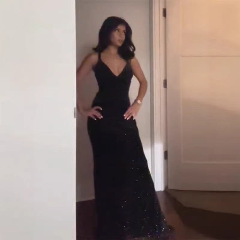 Damen glamouröses Abendkleid mit glitzerndem Paillettenbesatz und tiefem V-Ausschnitt EB