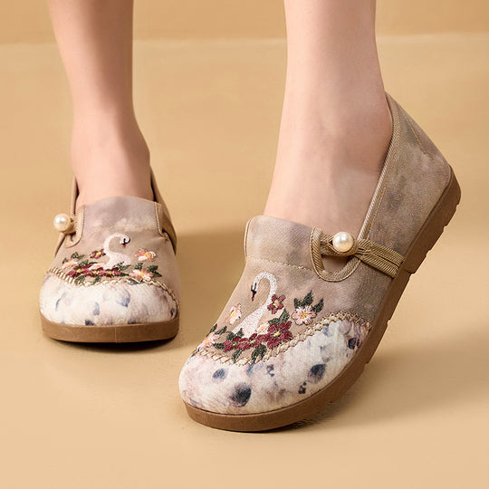 Damen Hausschläppchen mit floraler Stickerei und elegantem Riemen EB
