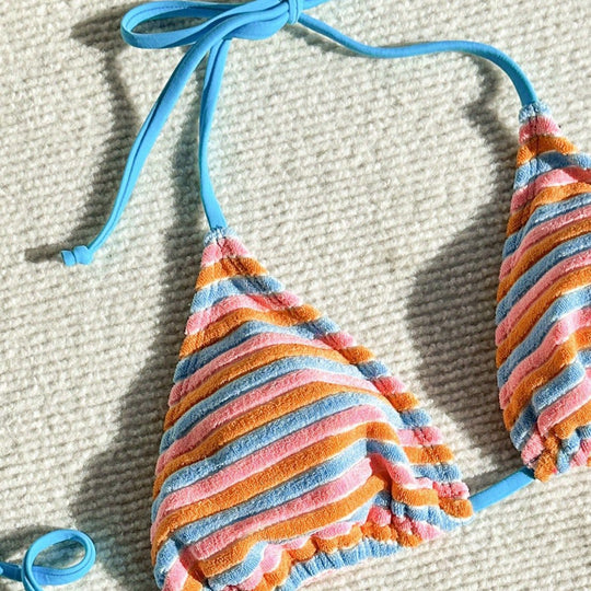 Damen Bikinimodell mit verspieltem Streifenmuster EB