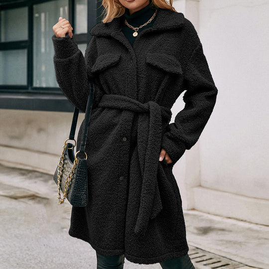 Damen Kuschelige Teddyjacke mit großzügigen Taschen und Knopfdetails EB