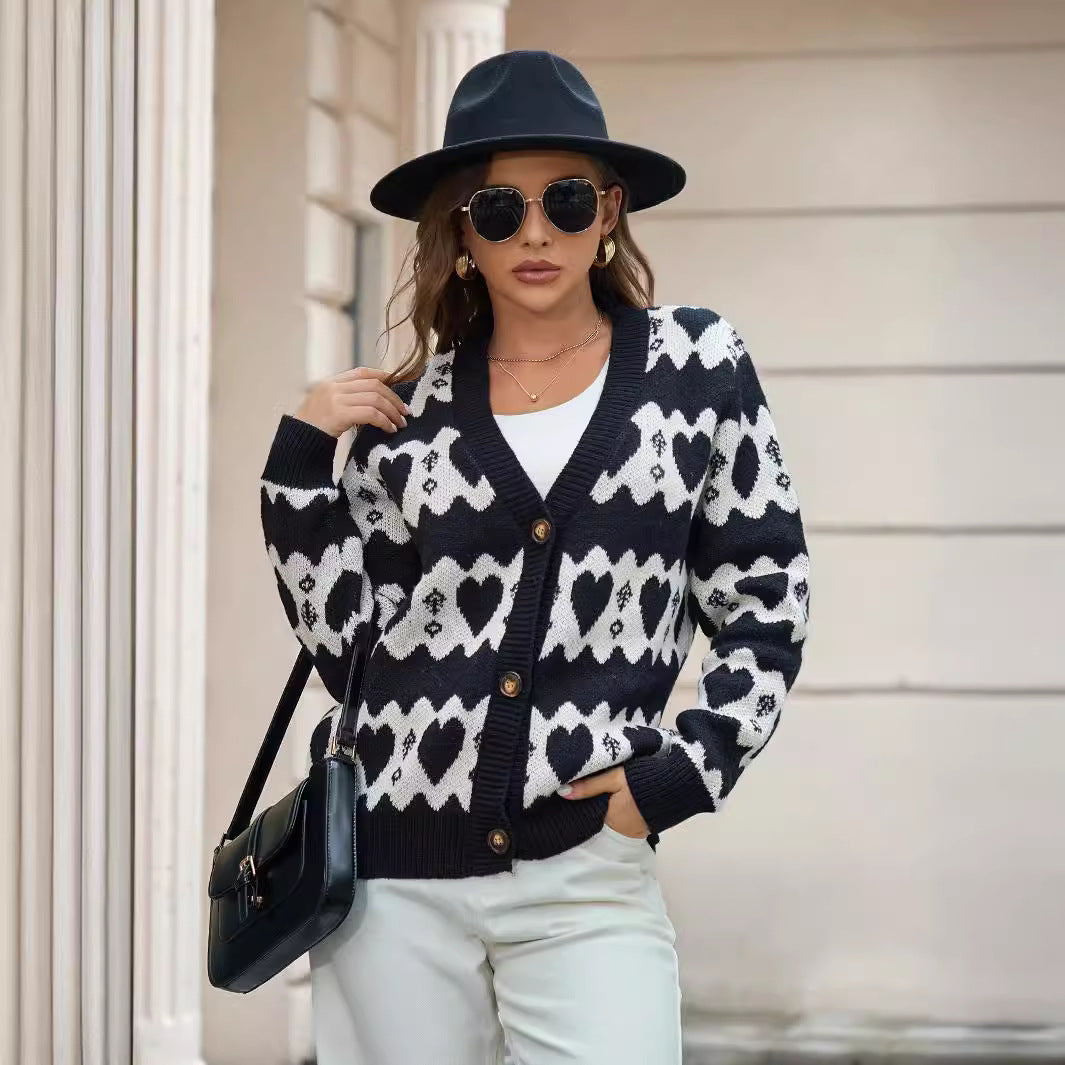 Damen Strickjacke mit Herzenmuster und Knöpfen EB
