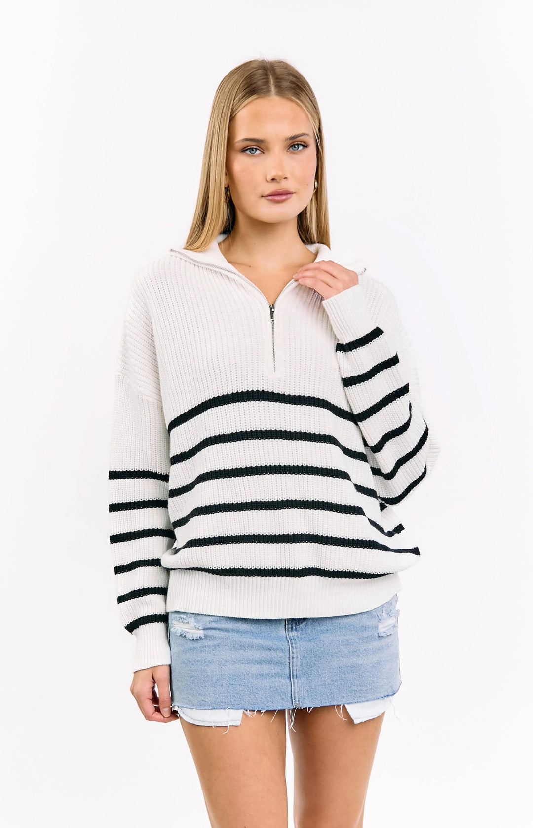 Damen sportlicher Strickpullover mit halbem Reißverschluss und Streifenmuster EB