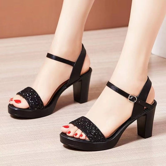 Damen Blockabsatz-Sandaletten mit glamourösen Glitzerakzenten und verstellbarem Riemen EB