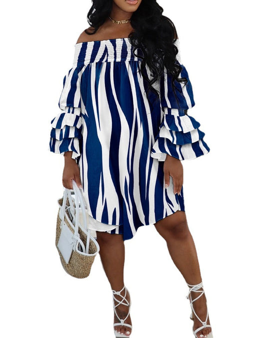 Damen Off-Shoulder Minikleid mit voluminösen Rüschensäumen und beeindruckendem Kettenmuster EB