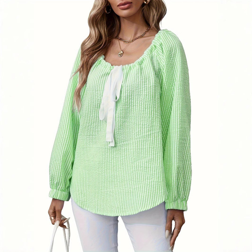 Damen Bluse mit schmeichelndem Rundhalsausschnitt und eleganten Rüschendetails EB