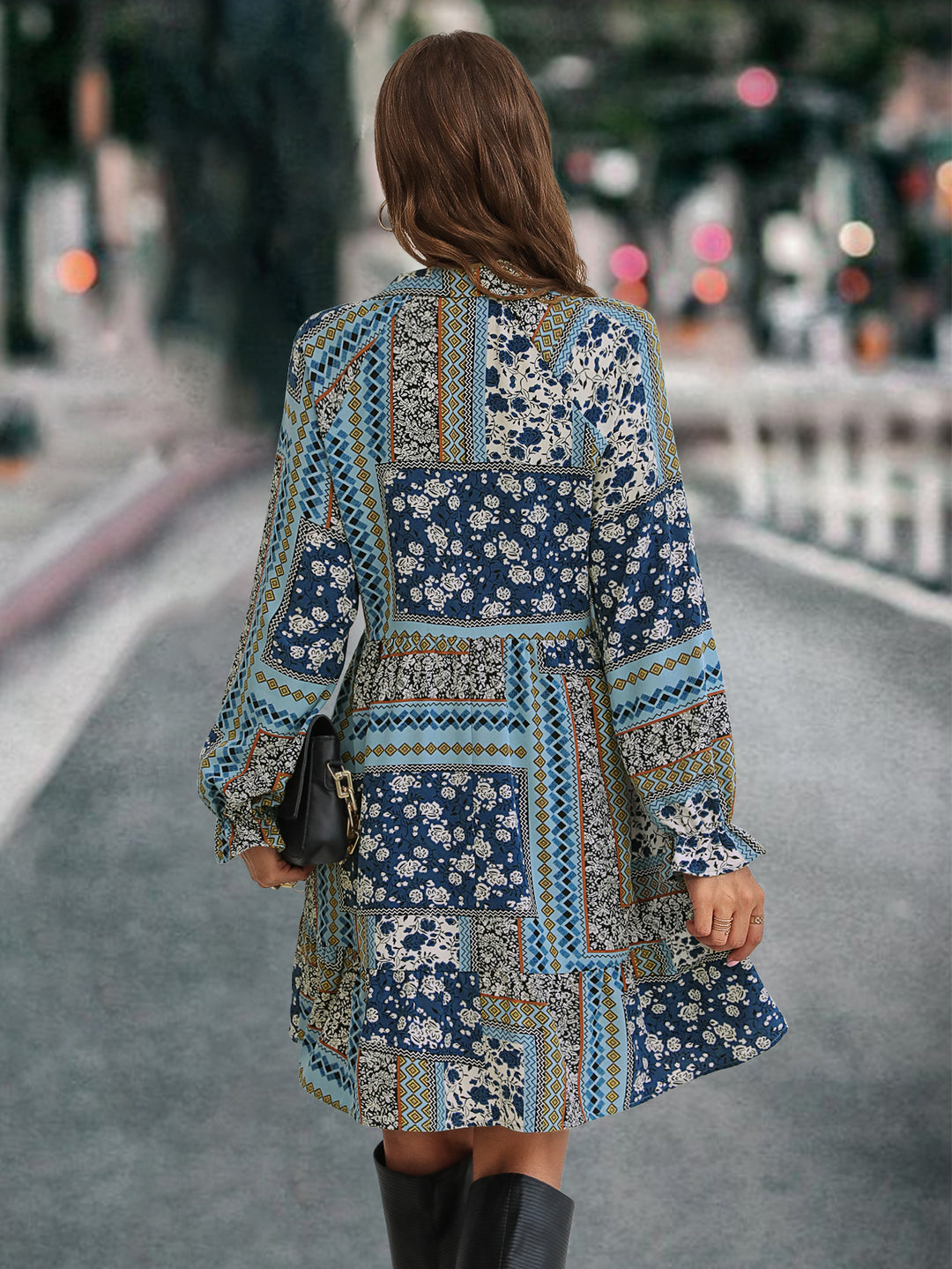 Damen Boho-Minikleid mit langen Ärmeln und buntem Muster EB
