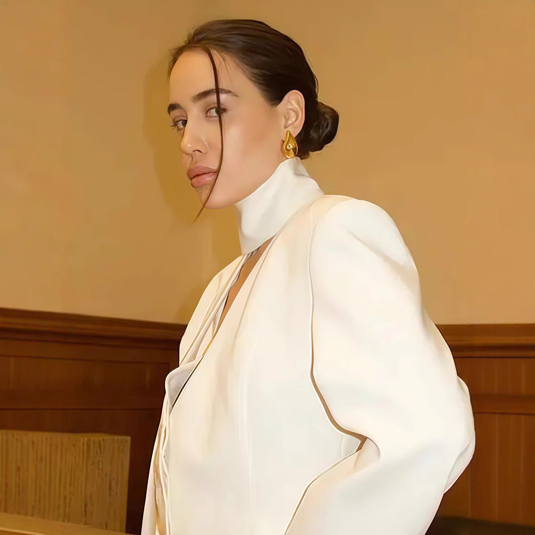 Damen Elegante gestreifte Bluse mit schmeichelndem V-Ausschnitt und schmalem Gürtel EB