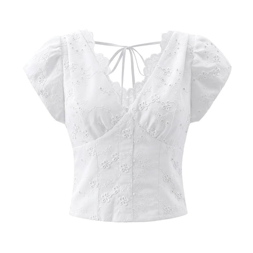 Damenoberteil mit floralem Stickdesign und romantischem Rüschenausschnitt EB
