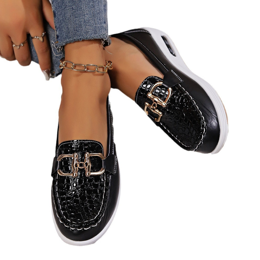 Damen nan modische Plateau-Slipper Loafer mit Krokoprägung, gepolstertem Komfortfußbett und goldener Zierkette EB
