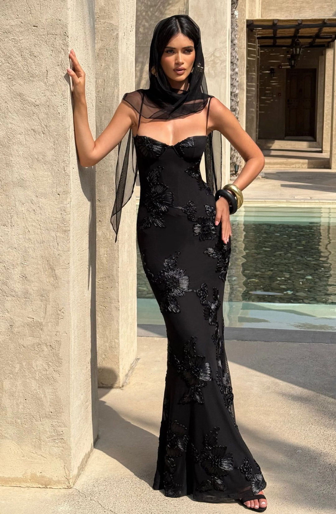 Damen figurbetontes Abendkleid mit floralem Stickdesign und hochwertigem Stoff EB