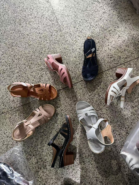 Damen Sandalette mit Cut-Out-Riemen, gepolstertem Komfortfußbett und mittelhohem Blockabsatz EB