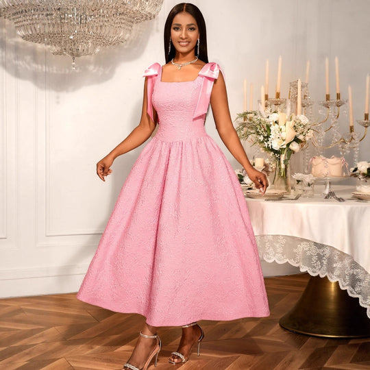 Damen Elegantes Abendkleid mit schimmernden Details und verspielten Rüschenschultern EB