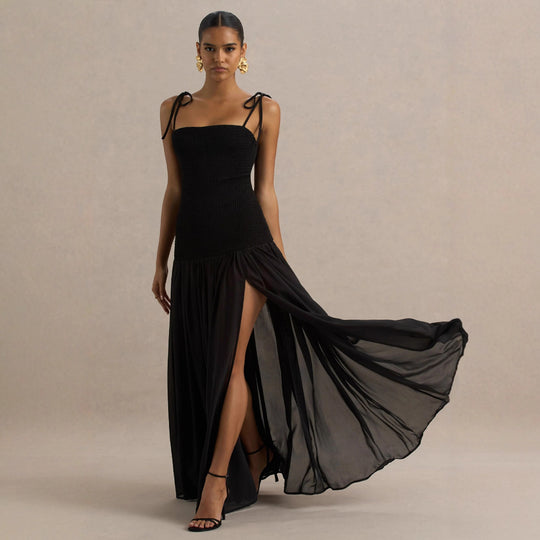 Damen Maxikleid mit einem eleganten, gerafften Oberteil und schwingendem Rock EB