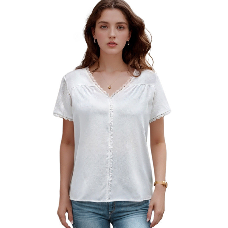 Damen Bluse mit zarten Spitzenakzenten und Knopfdetails EB