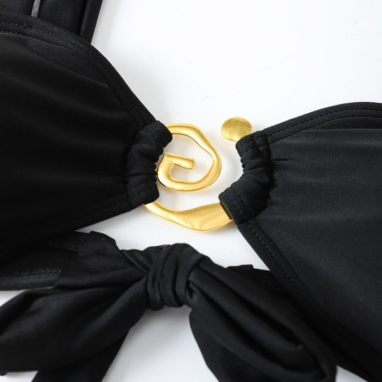 Damen Elegant geschnittenes Bikini-Set mit dekorativen Metallelementen EB
