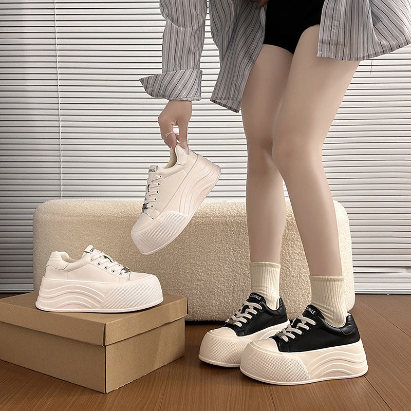 Damen Sneakers mit hoher Plateausohle und innovativem Design EB