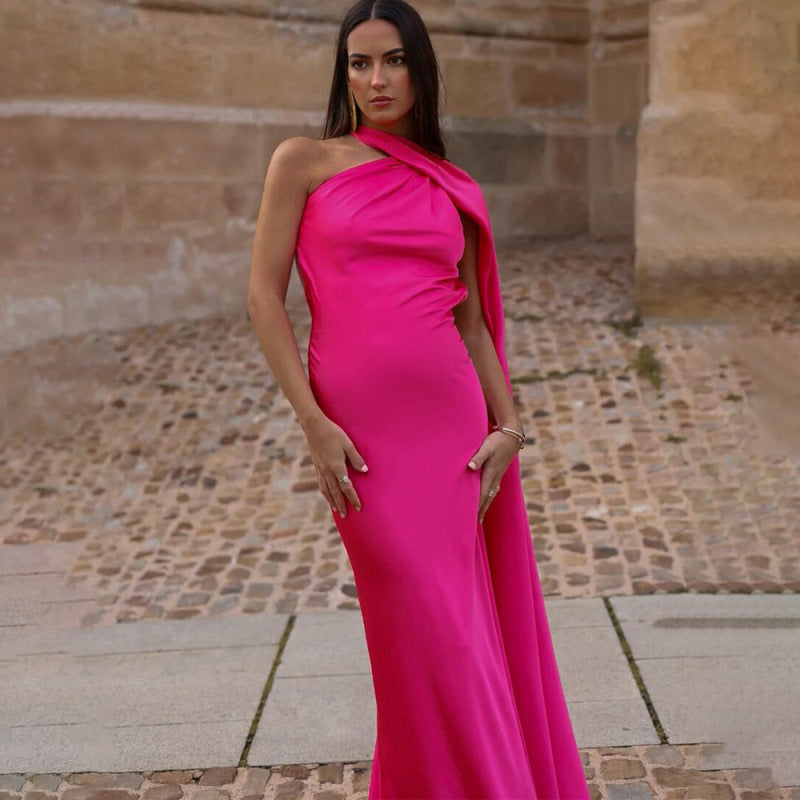 Damen Elegantes asymmetrisches Abendkleid mit schmalem Schnitt und raffinierten Details EB