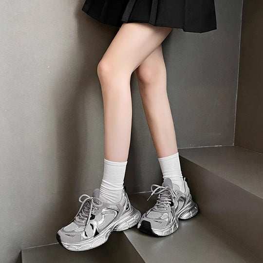 Damen Lauf- und Freizeitsneaker mit atmungsaktivem Obermaterial und gepolsterter Sohle EB