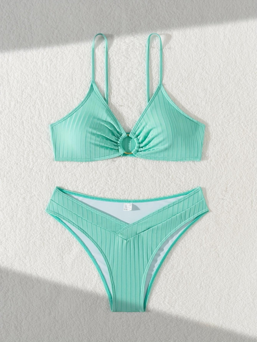 Damen Raffiniertes Bikinitop mit V-Ausschnitt und dekorativem Ring EB
