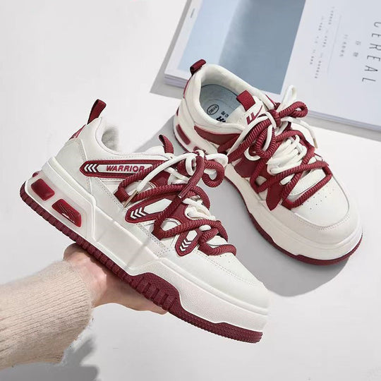 Damen Sportliche Sneakers mit dämpfenden Elementen und robuster Sohle EB