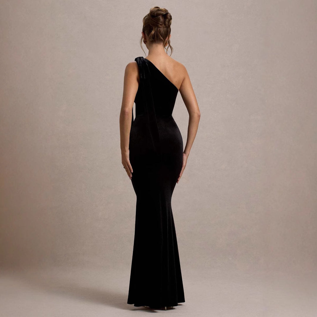 Damen Elegantes Maxikleid mit asymmetrischem Träger und figurbetontem Schnitt EB