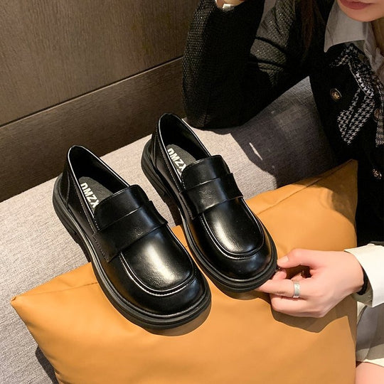 Damen Modische Loafers mit breitem Klettverschluss und robuster Sohle EB