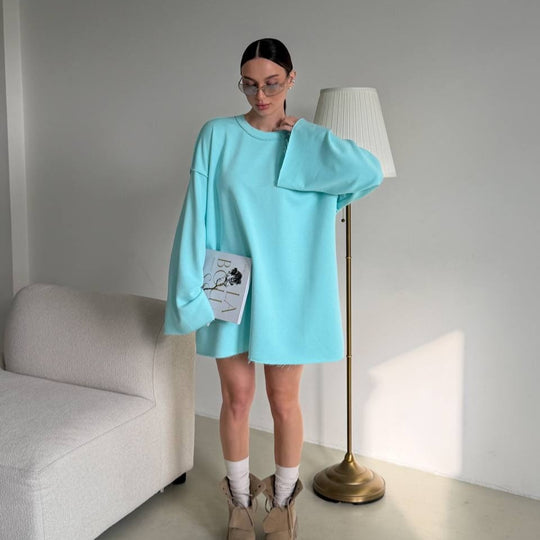 Damen oversized Sweatshirt-Kleid mit ausgefranstem Saum und weiten Glockenärmeln Eichborn Berlin