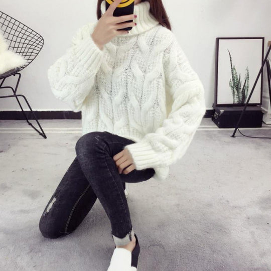 Damen Grobstrickpullover mit hohem Kragen und elegantem Zopfmuster EB