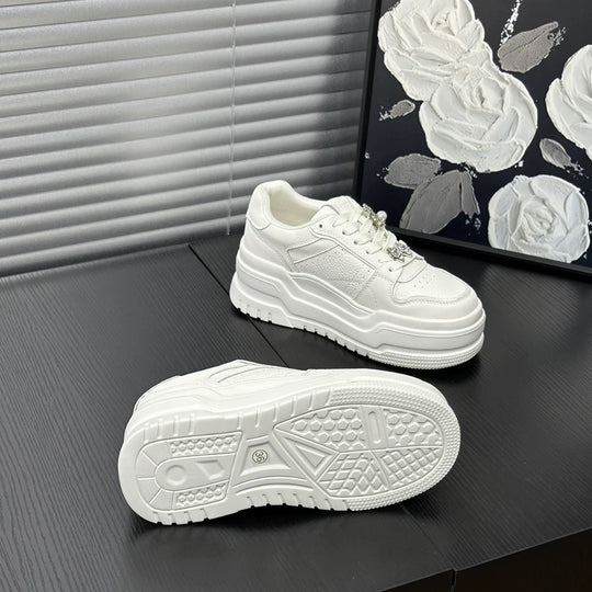 Damen modische Sneaker mit luxuriösem Schmuckdetail und komfortabler Plateau-Sohle EB