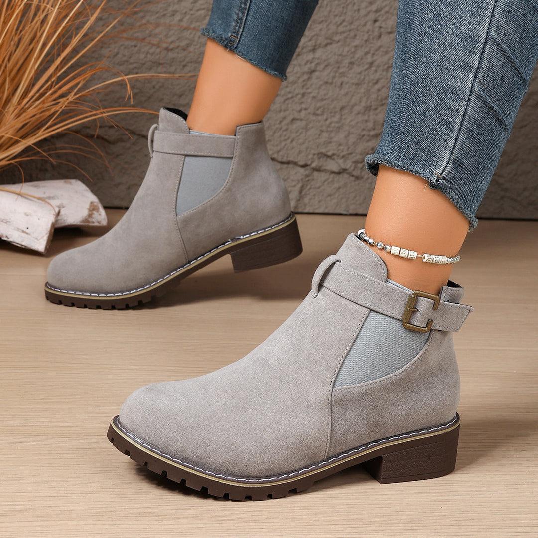 Schicke Stiefeletten mit Schnallenriemen und Blockabsatz EB EB