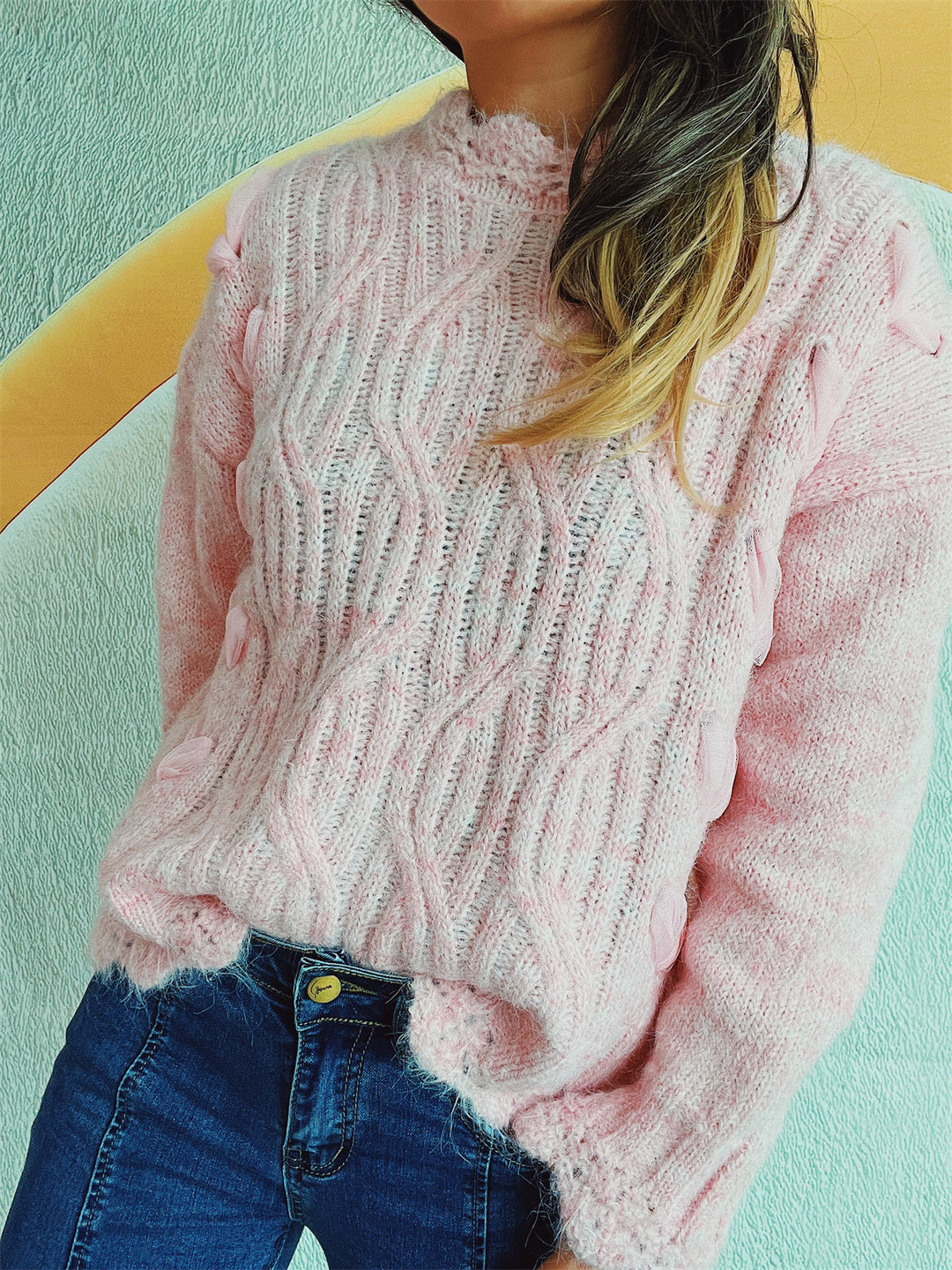 Damen Grobstrickpullover mit romantischem Wellenmuster und volumetrischen Ärmeln EB