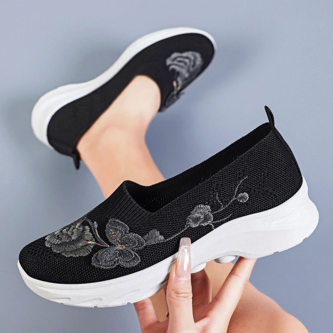 Damen Slip-On Sneakers mit floralem Stickdesign und rutschfester Sohle EB