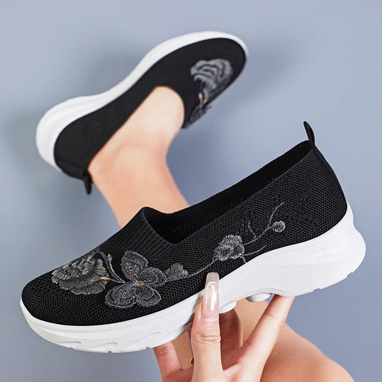 Damen Slip-On Sneakers mit floralem Stickdesign und rutschfester Sohle EB