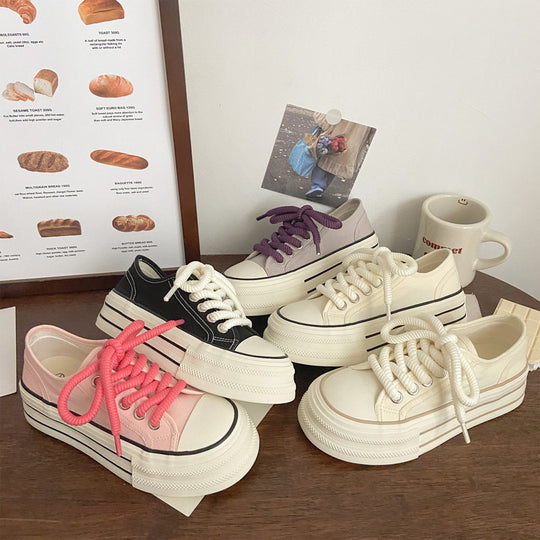 Damen Plateau-Sneaker mit modischem Obermaterial und stylischer Schnürung EB