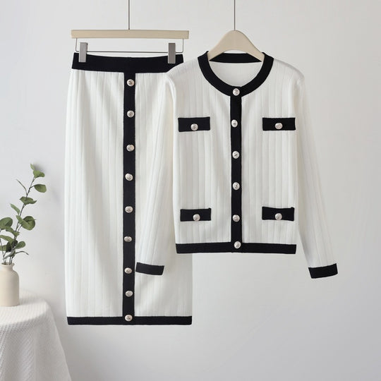 Damen stylisches Strickensemble mit dekorativen Knöpfen und Taschen EB